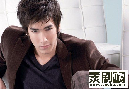 泰星Nadech卖萌照大盘点 罕见泰国明星Nadech卖萌搞笑照片12