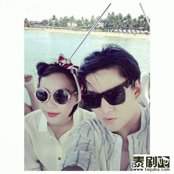 泰星Golf&Toey《蜜月旅行》杂志甜蜜写真照