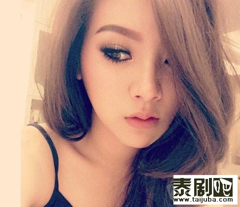 美女泰星性感嘴唇大比拼 哪个泰国女星的嘴唇最美？15