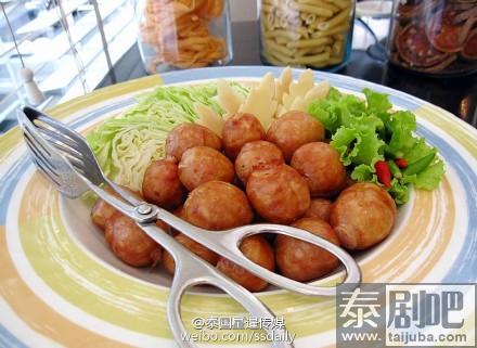 泰国美食:泰国东北部烤香肠