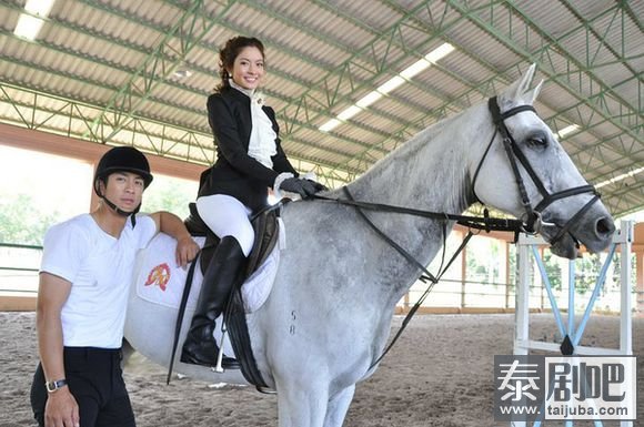 泰剧里的制服之美