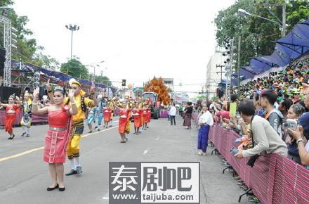 泰国乌汶府泰国蜡烛节