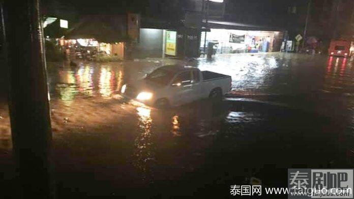 泰国多地遭水灾