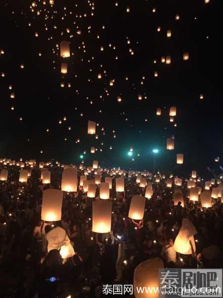 清迈2016万人天灯盛景