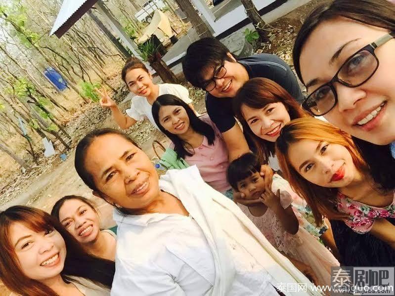 泰国农民夫妻7个女儿各个是学霸