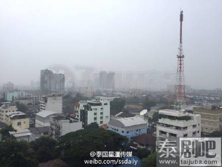 泰国曼谷迎来冬雨季