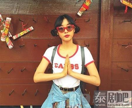 泰国女明星双丸子头造型