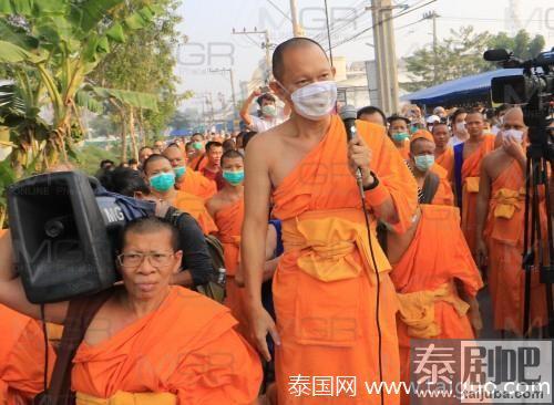 泰国法身寺弟子与军警发生冲突