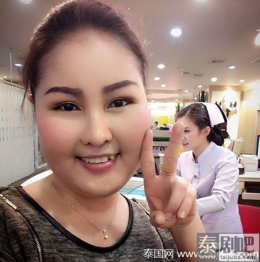 泰国女歌手Yinglee饱受疾病困扰