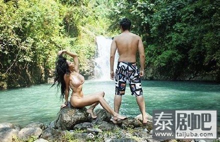 泰国女歌手Waii与男友甜蜜出游