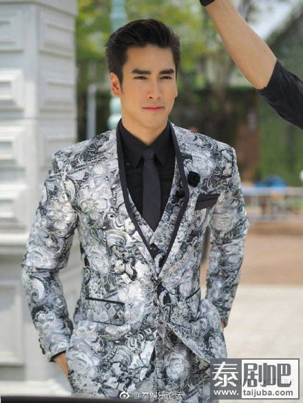 泰星Nadech杂志写真照