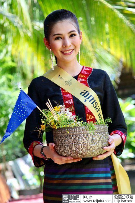 Miss Grand Thailand选美佳丽变身泰北清迈姑娘